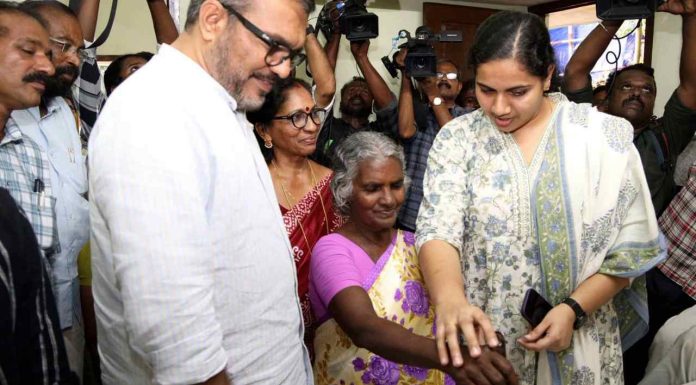 Tvm Edition update < നഗരത്തില് ഉച്ചയ്ക്കുശേഷം ഗതാഗത നിയന്ത്രണമുണ്ട് | ശിശുദിന റാലി, കുട്ടി നേതാക്കളെ തെരഞ്ഞെടുത്തു | ജോയിയുടെ അമ്മയ്ക്ക് നിര്മ്മിച്ച വീടു പാലുകാച്ചി | സൗഹൃദം നടിച്ച് കൂട്ടിക്കൊണ്ടുപോയി 11.5 ലക്ഷം തട്ടി, ഒരാള് അറസ്റ്റില് | കുട്ടികളെ പീഡിപ്പിച്ച 73കാരനു 13 വര്ഷം തടവ്, ആംബുലന്സില് ജയിലിലെത്തിച്ചു | സെസൈറ്റി ഫണ്ട് തട്ടിയ ഭാരവാഹികള്ക്ക് 21 വര്ഷം തടവ് | മാറനല്ലൂരില് വീണ്ടും കവര്ച്ച, ജനം പരിഭ്രാന്തിയില് |