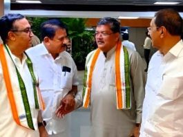 Morning Capsule < ആശ്വാസമായി വേനൽ മഴ, ചൂട് കുറയുന്നു | നിരീക്ഷകർ ചർച്ച തുടങ്ങി, എംഎൽഎമാരുടെ യോഗം രാവിലെ നടക്കും l അണികൾക്ക് പറയാനുള്ളത് കേട്ട്, തിരുത്താൻ സിപിഎം നേതൃത്വം | ഹോട്ടലുകൾ അടച്ചിട്ടു, ജനം വലഞ്ഞു l പിഎസ്സി പരീക്ഷയിൽ ഹൈടെക് കോപ്പിയടിക്കു ശ്രമിച്ചവർ പിടിയിൽ l ഗവർണറുടെ ക്ഷണം ലഭിച്ചില്ല, തമിഴകത്ത് സർക്കാർ രൂപീകരണം വൈകുന്നു |