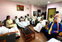 മറ്റാരുണ്ടെന്ന് ജനം പറഞ്ഞു, കോണ്ഗ്രസിനു ആയുധം കൊടുത്തതും പാഠം പഠിച്ചതും സിപിഎം