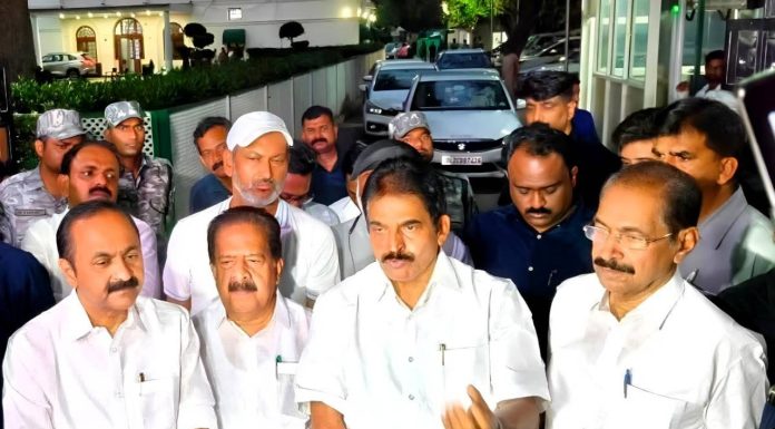 Morning Capsule < ജൂൺ ആദ്യം കാലവർഷം എത്തും l ആറ് വയസ്സുകാരിയെ ട്രെയിനിൽ പീഡിപ്പിക്കാൻ ശ്രമിച്ച കൊല്ലം സ്വദേശി അറസ്റ്റിൽ I മുഖ്യമന്ത്രി പ്രഖ്യാപനം വൈകില്ല, ആദ്യം ഘടകകക്ഷികളെ അറിയിക്കും l തമിഴകത്ത് ദളപതി സർക്കാർ, സത്യപ്രതിജ്ഞ രാവിലെ പത്തിന് l ടെക്ക് ദമ്പതികൾ രാമസേതു നീന്തി കടന്നു l ലെഫ്. ജനറൽ രാജ സുബ്രഹ്മണി സംയുക്ത സേനാമേധാവി, കൃഷ്ണ സ്വാമിനാഥൻ നാവിക സേനാമേധാവി l സുവേന്ദു ബംഗാള് മുഖ്യമന്ത്രിയായി, ചടങ്ങില് പങ്കെടുത്ത് മോദിയും l