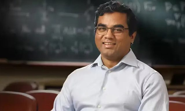 പ്രൊഫ. മഹേഷ് കാക്ഡെയ്ക്ക് രാമാനുജൻ പുരസ്കാരം, ബിഗ് ബംഗളൂരു ഐ.ഐ.എസ്.സിക്ക് അഭിമാന നിമിഷം